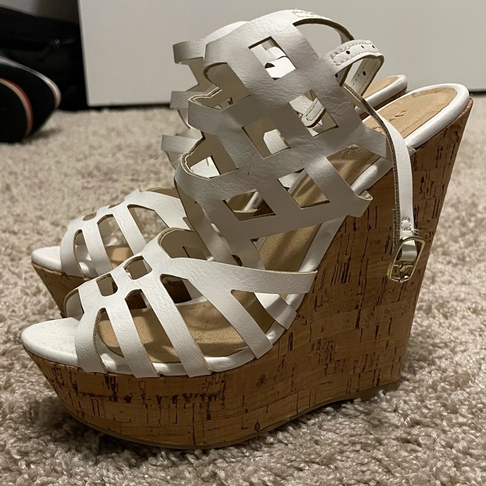 White wedges